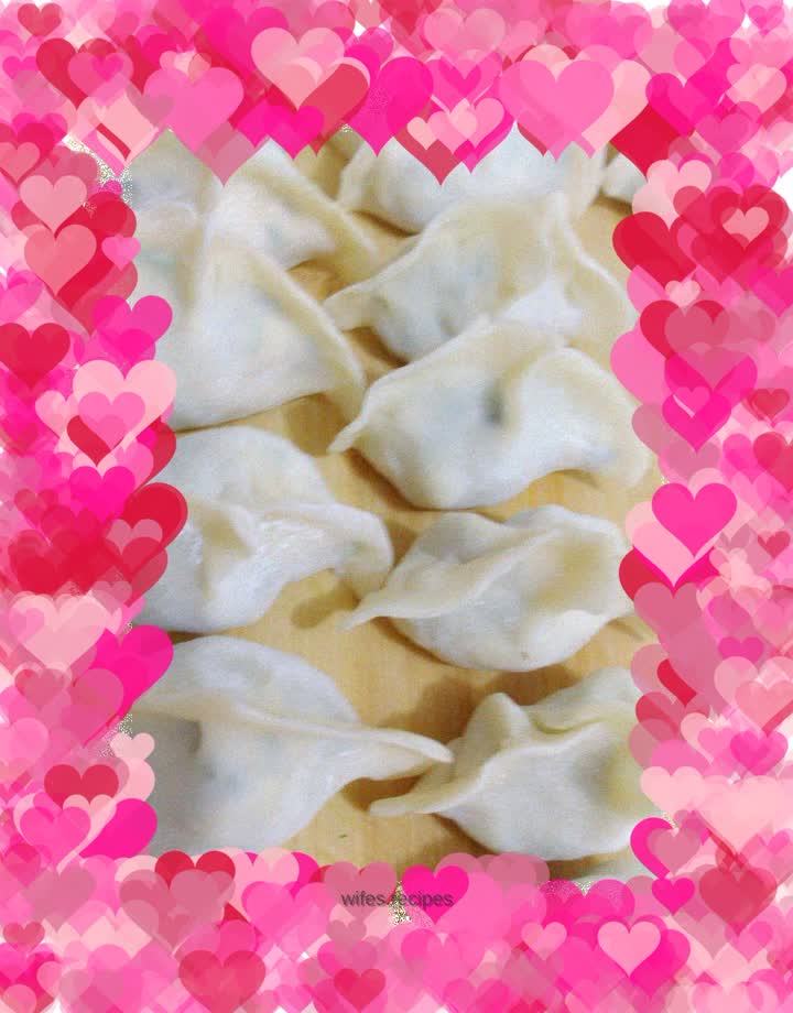 Homemade quick-frozen leek and egg dumplings