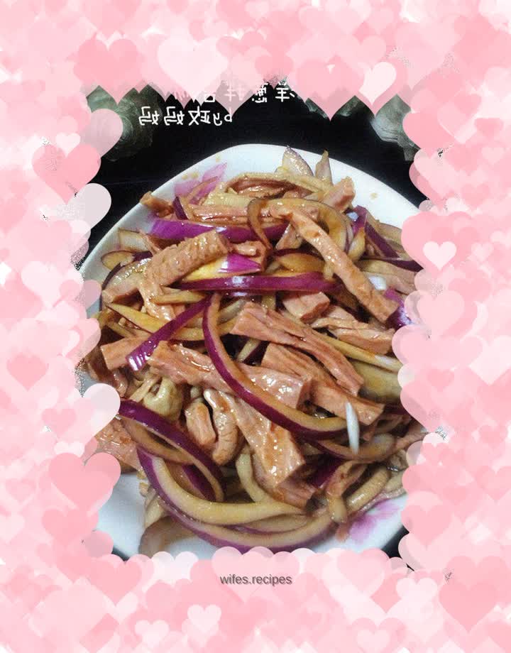 Onions mixed with bitter sausage