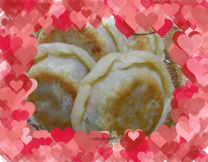 Pan-fried noodles with poached dumplings