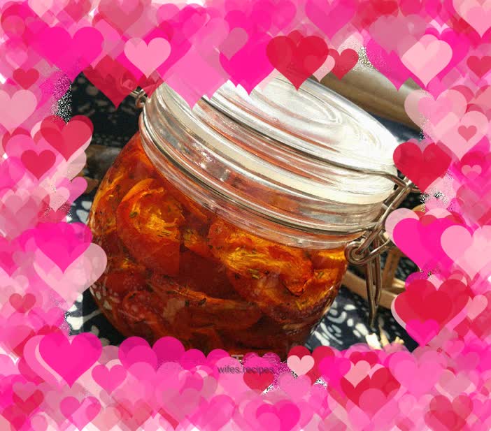 Dried tomatoes in oil