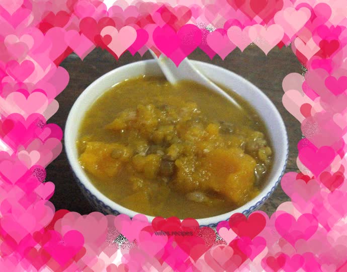 Pumpkin and mung bean soup