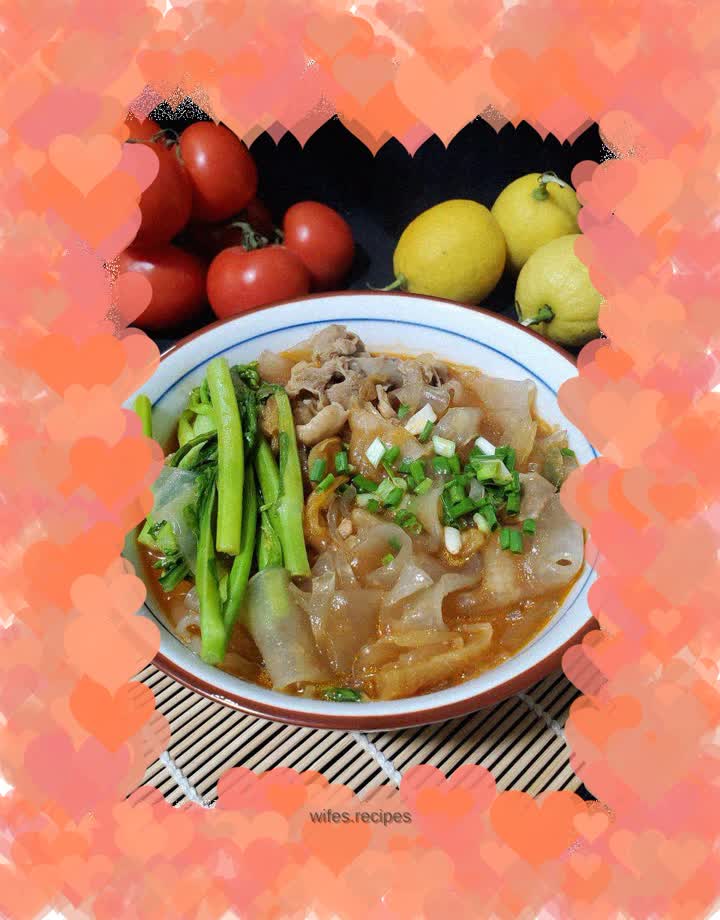 Spicy cabbage and chicken nuggets stewed in vermicelli
