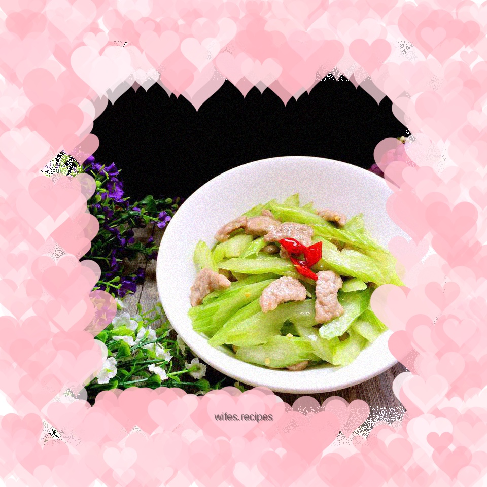 Stir-fried pork slices with celery