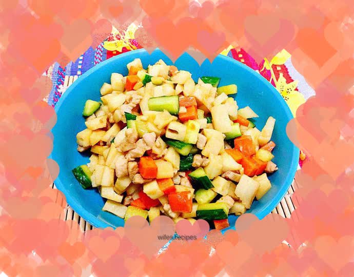 Three-color lotus root