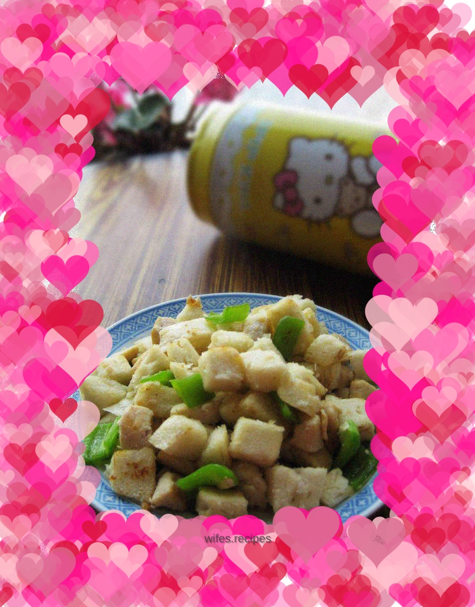 Stir-fried chicken with steamed buns