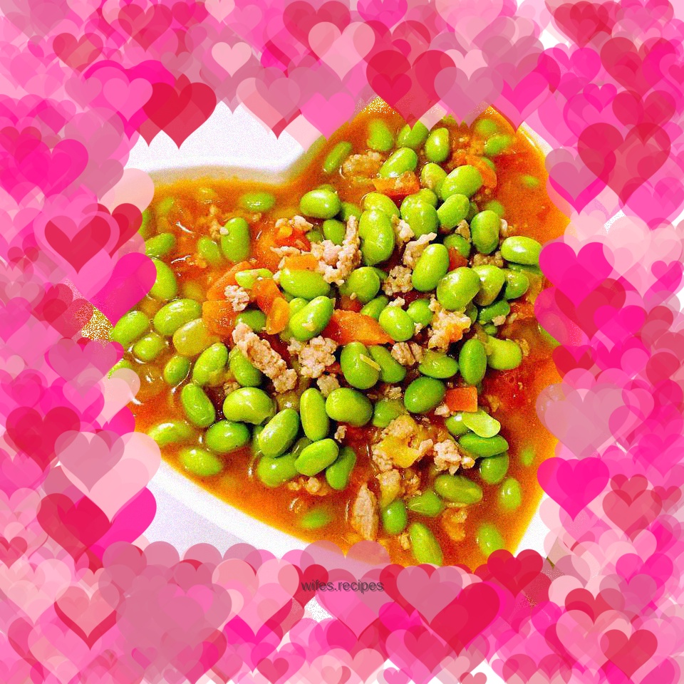 Grilled edamame with minced pork and tomato sauce