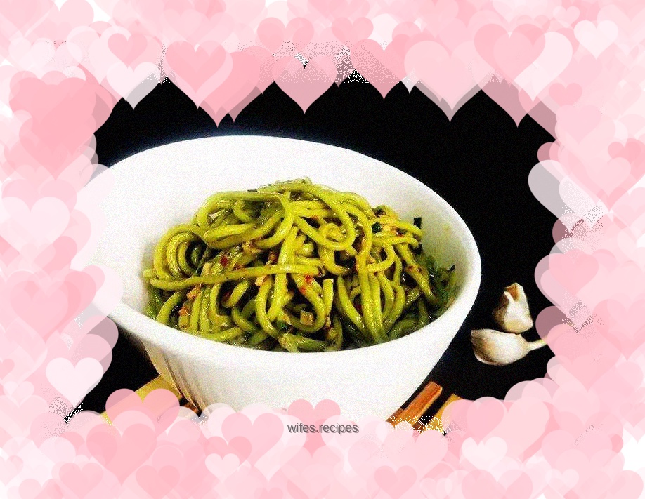 Shaanxi specialty noodles - scallion oil, mushrooms and spinach noodles