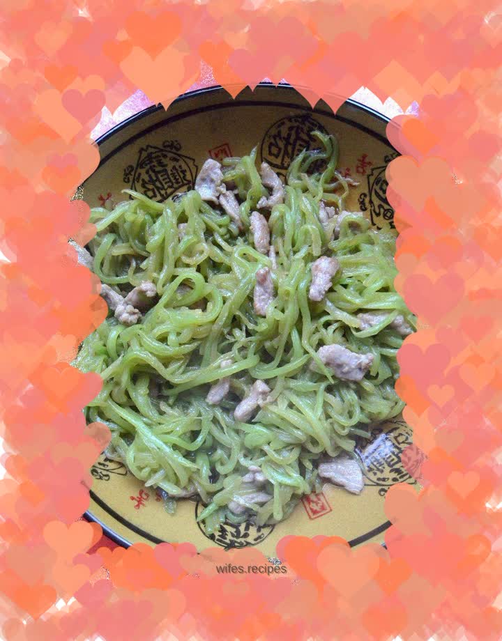 Stir-fried pork with shredded lettuce