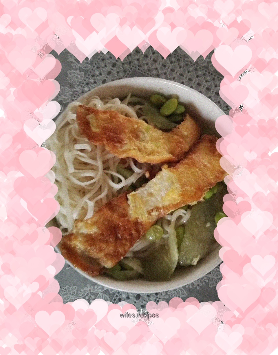 Edamame and Luffa Egg Noodles