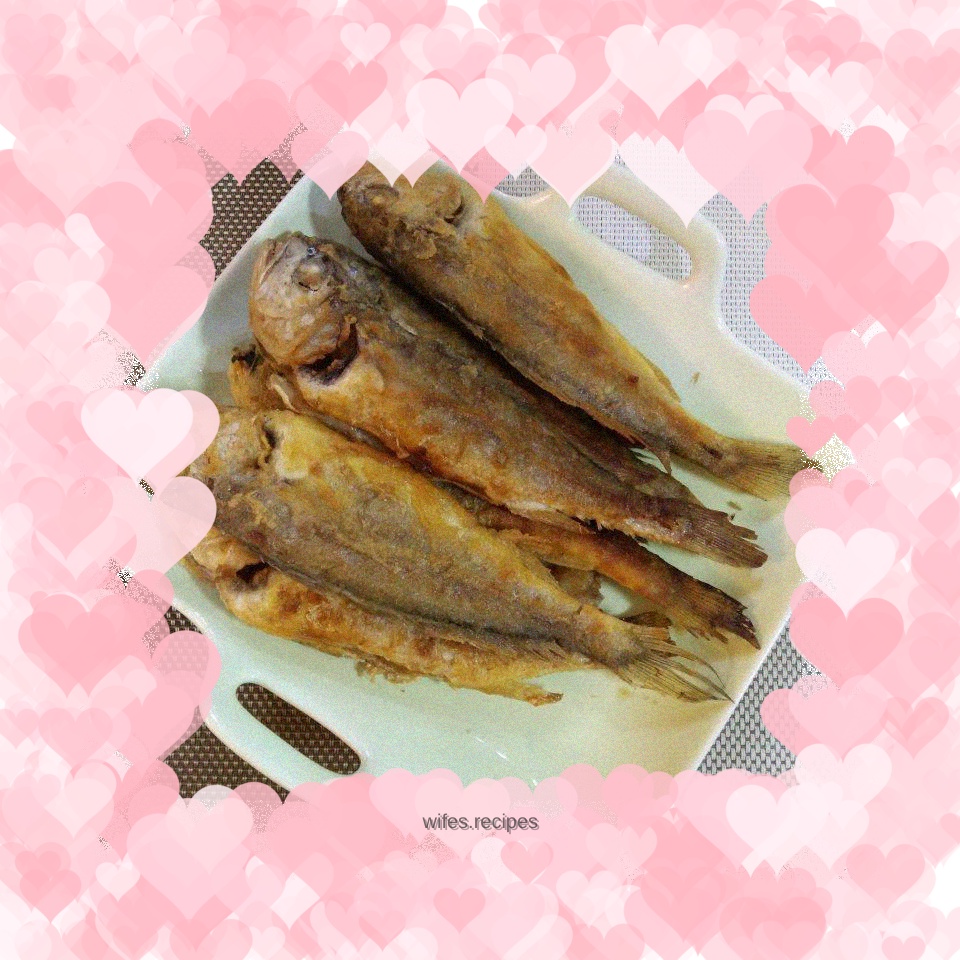 Pan-fried yellow croaker