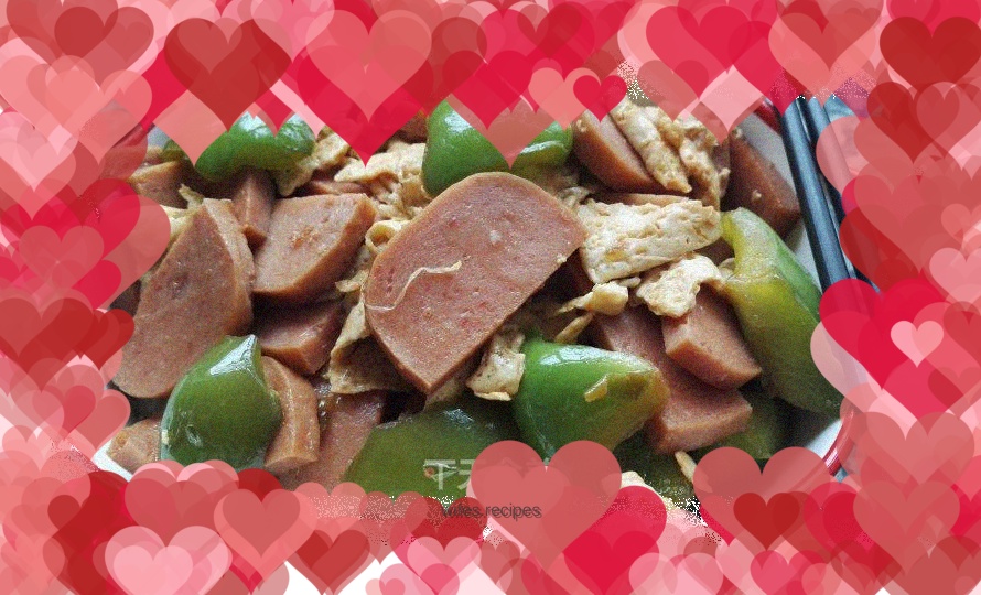 Traffic light (fried luncheon meat with green pepper and egg)