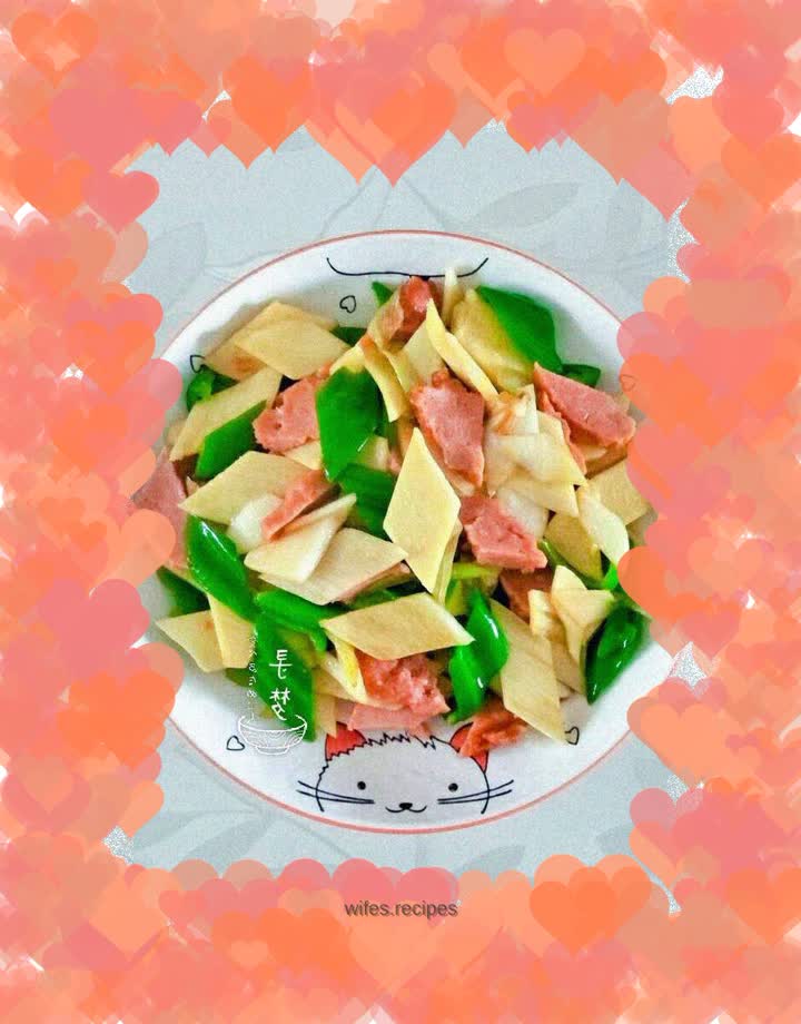 Stir-fried wild rice with beef and green pepper