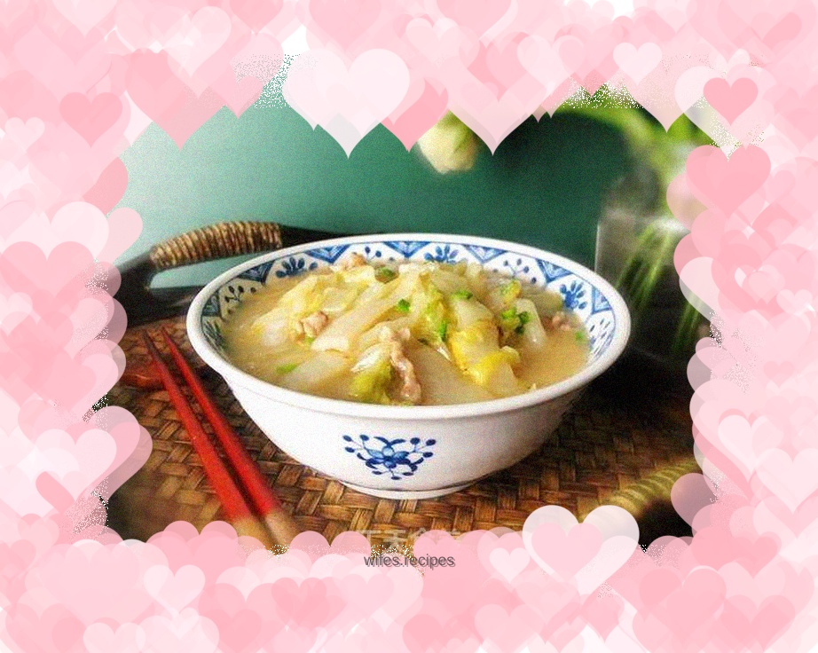 Fried rice cake with shredded cabbage and pork
