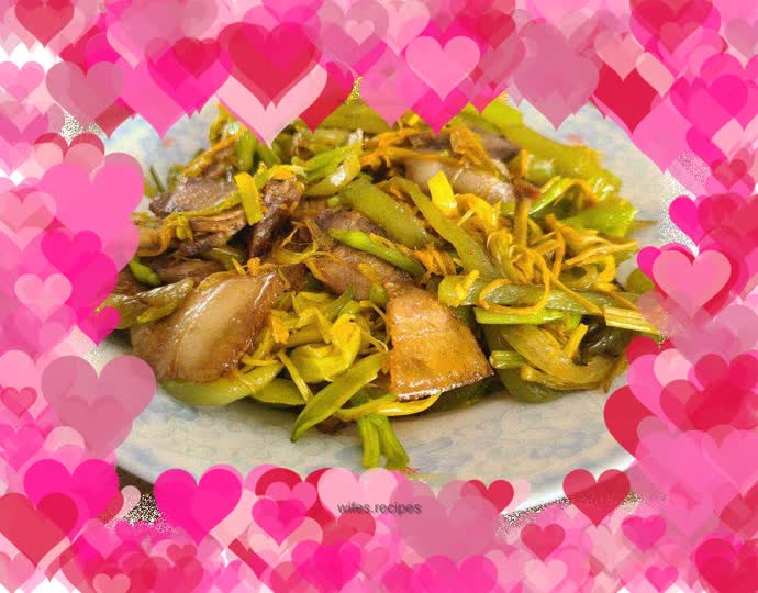 Stir-fried twice-cooked pork with day lily and green pepper