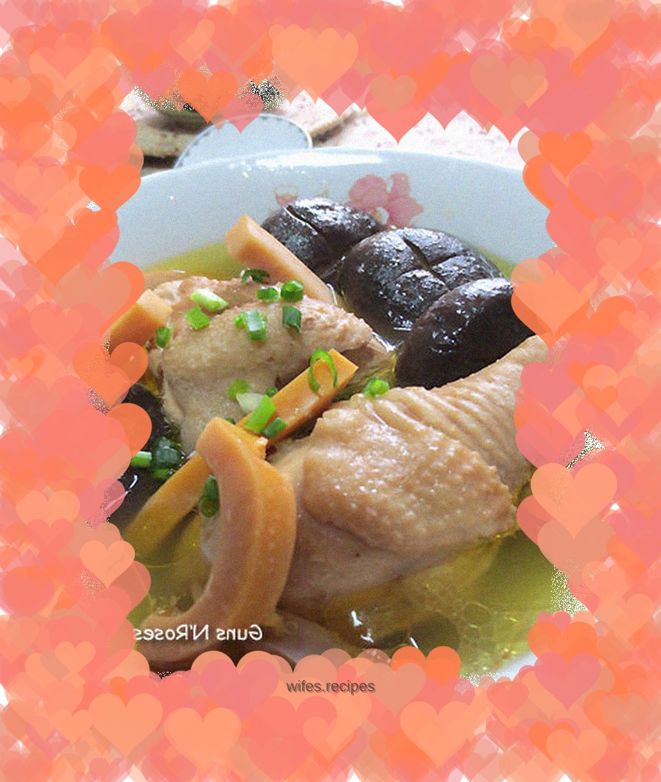 Braised chicken with cuttlefish and mushrooms