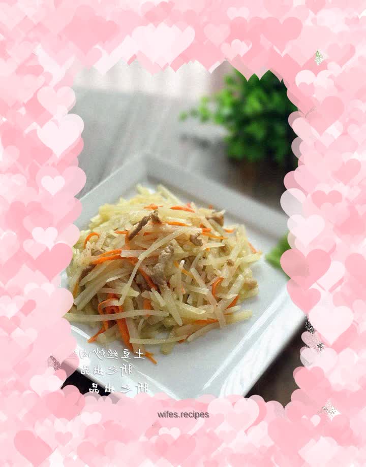 Stir-fried shredded pork with shredded potatoes