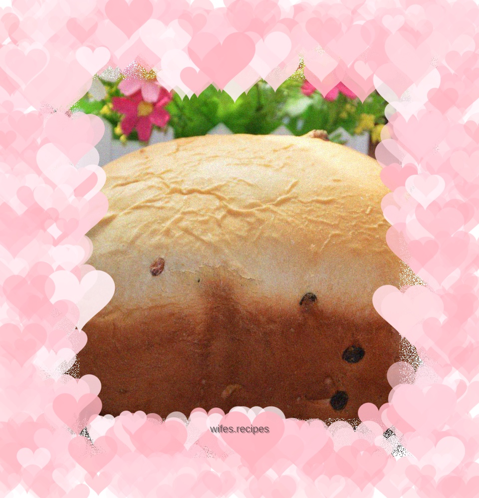 Raisin and wolfberry toast