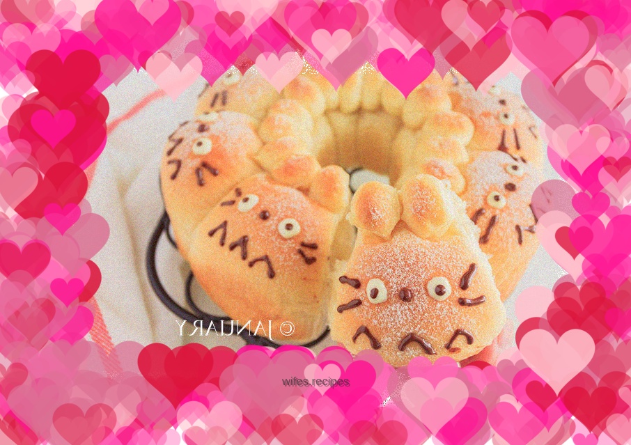 Totoro squeezes the bread