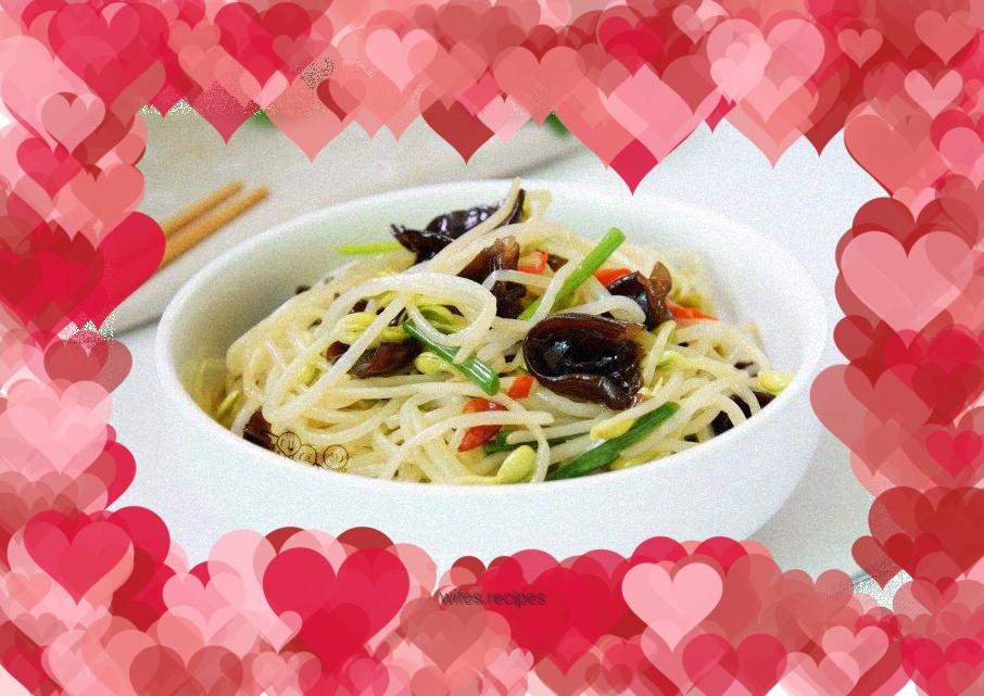 Stir-fried bean sprouts with fungus