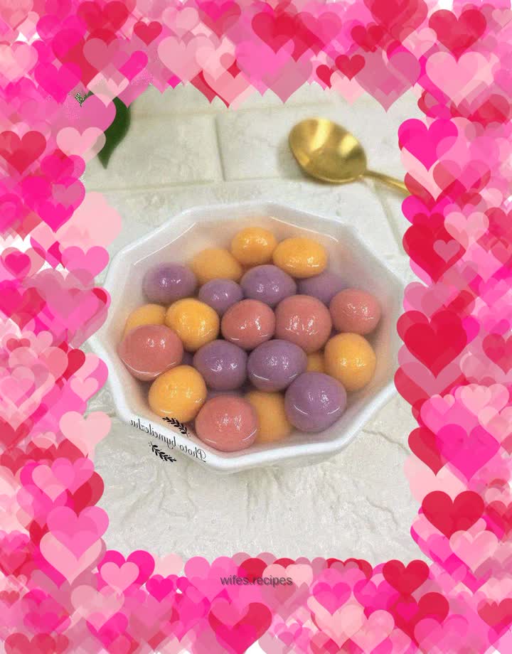 Colorful glutinous rice balls