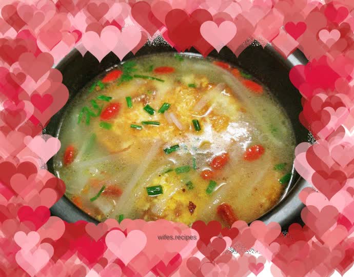 Omelette and shredded radish soup