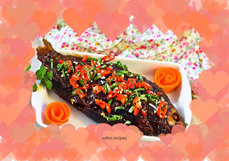 Crispy braised crucian carp