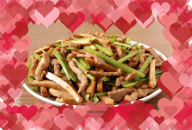 Stir-fried shredded pork with dried celery