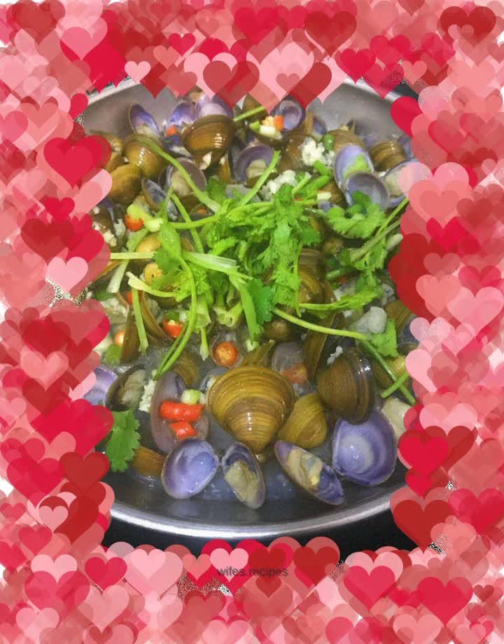 Steamed clams with garlic