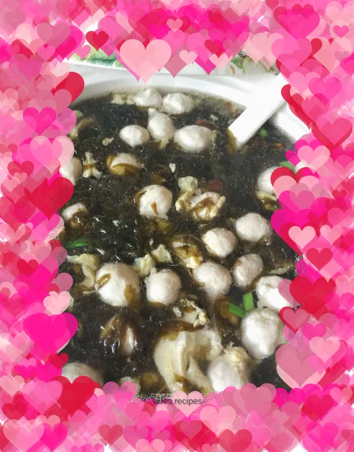 Seaweed and fish ball soup