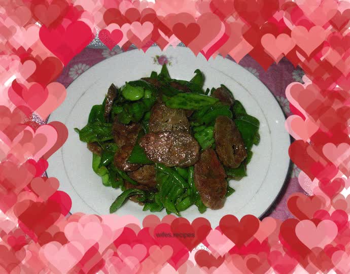 Fried sausage with green pepper