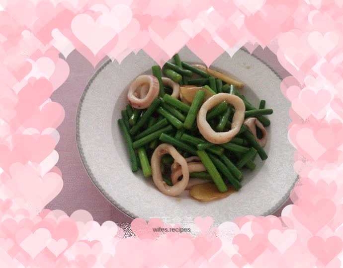 Fried squid rings with garlic sprouts