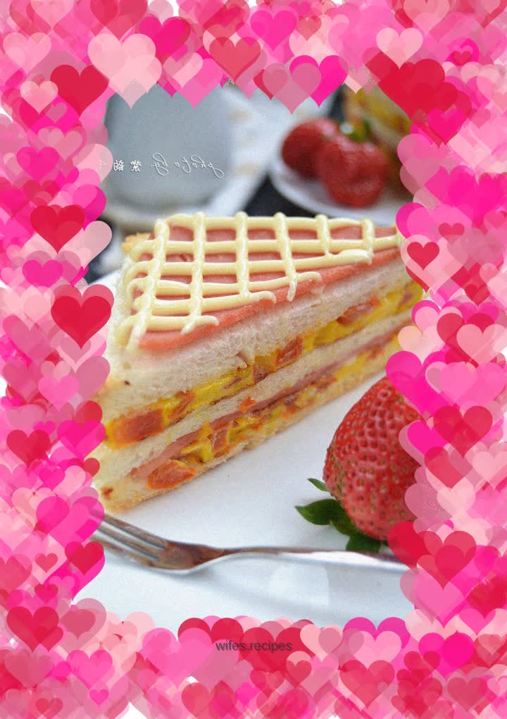 Ham, tomato and egg sandwich