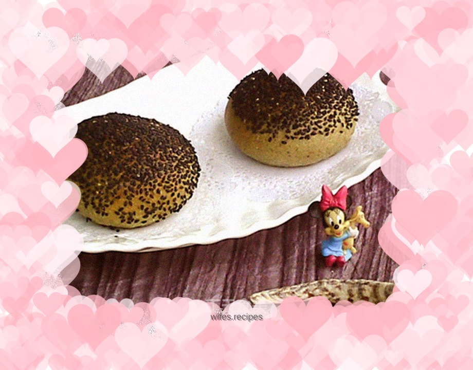 Black sesame flour bread