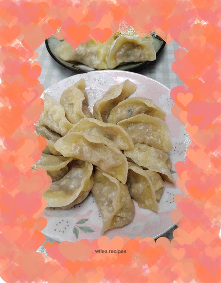 Steamed dumplings stuffed with shredded radish and meat