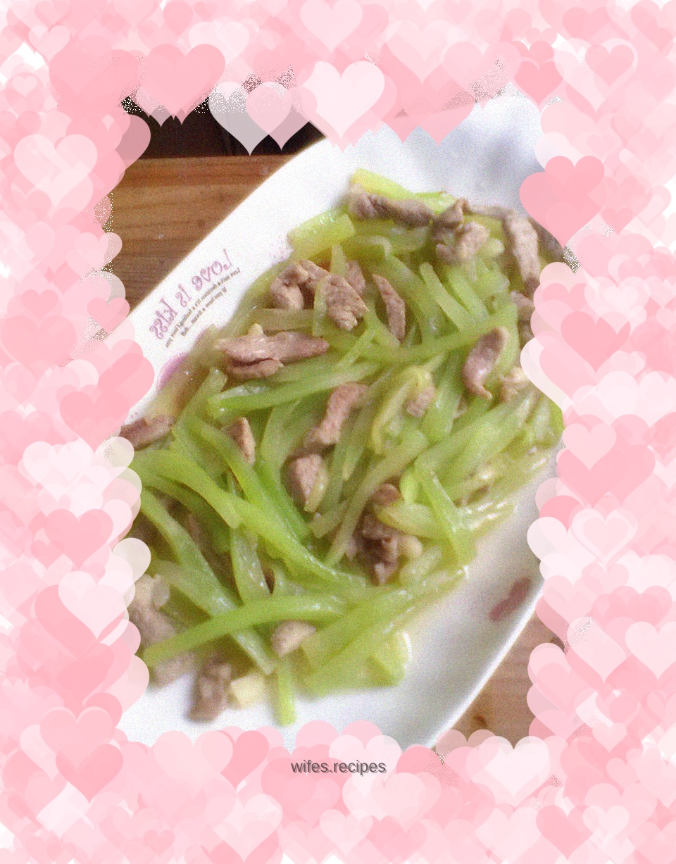 Stir-fried shredded pork with lettuce