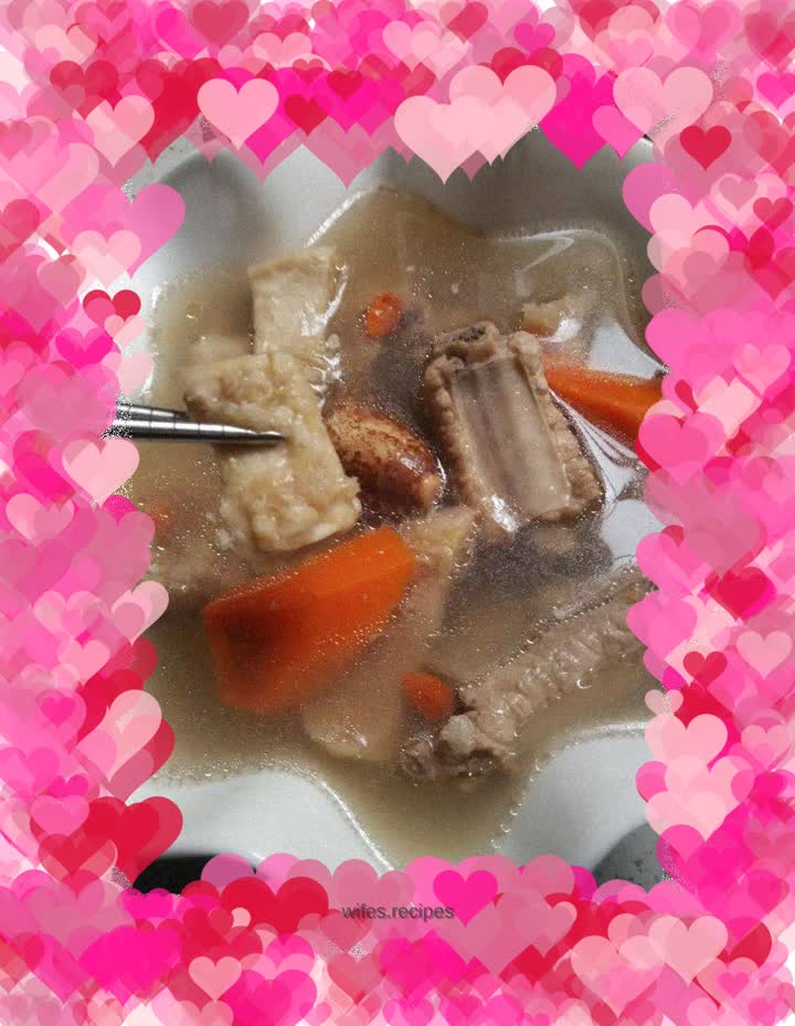 Spare ribs, durian shell and core soup