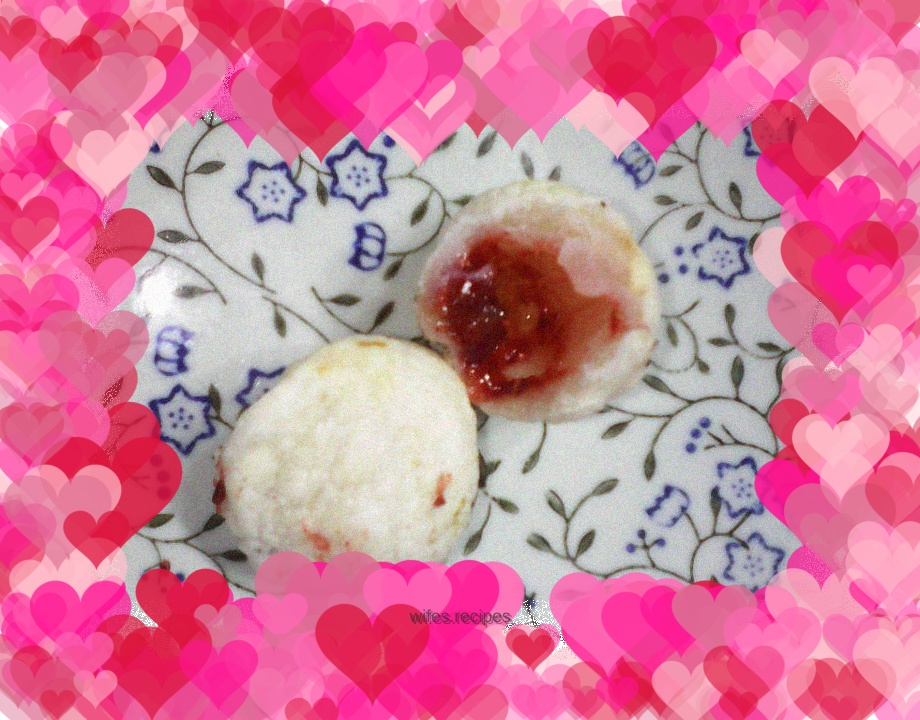 Fried fruit dumplings