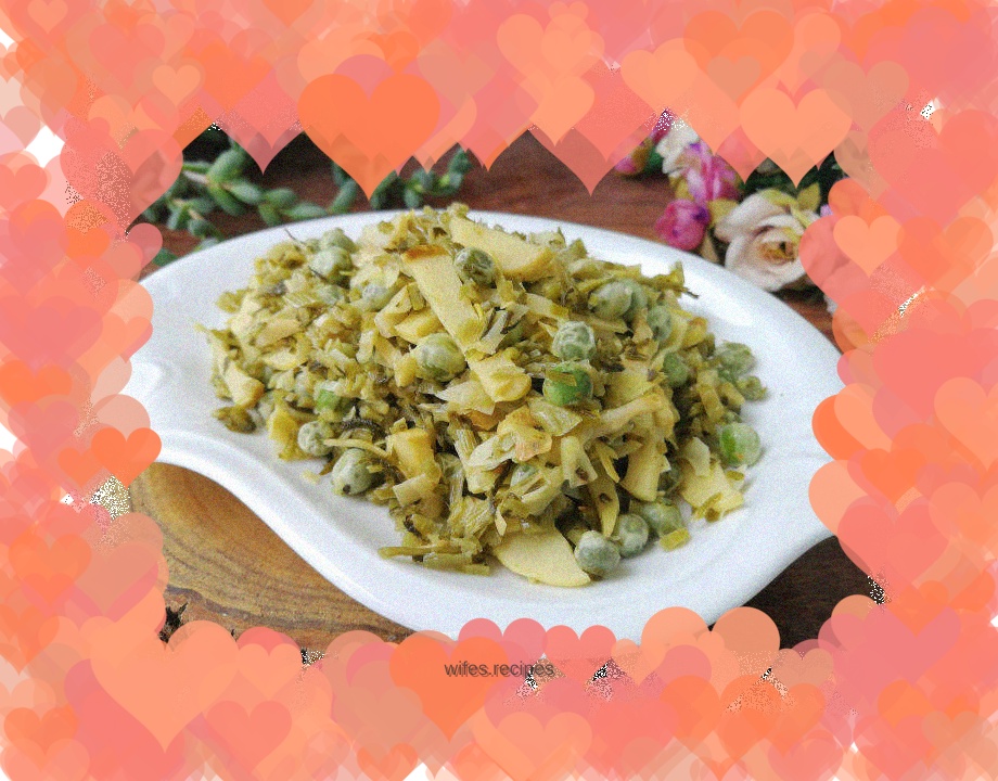 Stir-fried bamboo shoots with pickled vegetables and peas