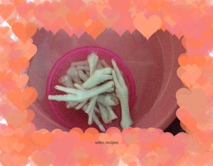 Pickled pepper chicken feet