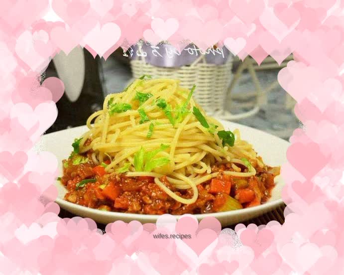 Bolognese and vegetable pasta