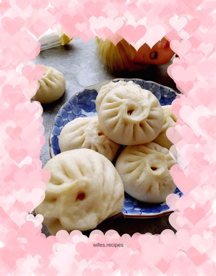 Carrot and fresh meat buns