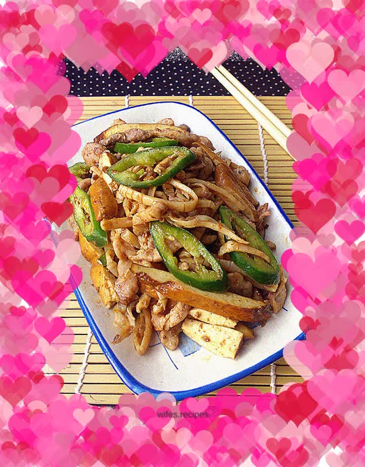 Stir-fried three shredded silkworms with sand tea sauce