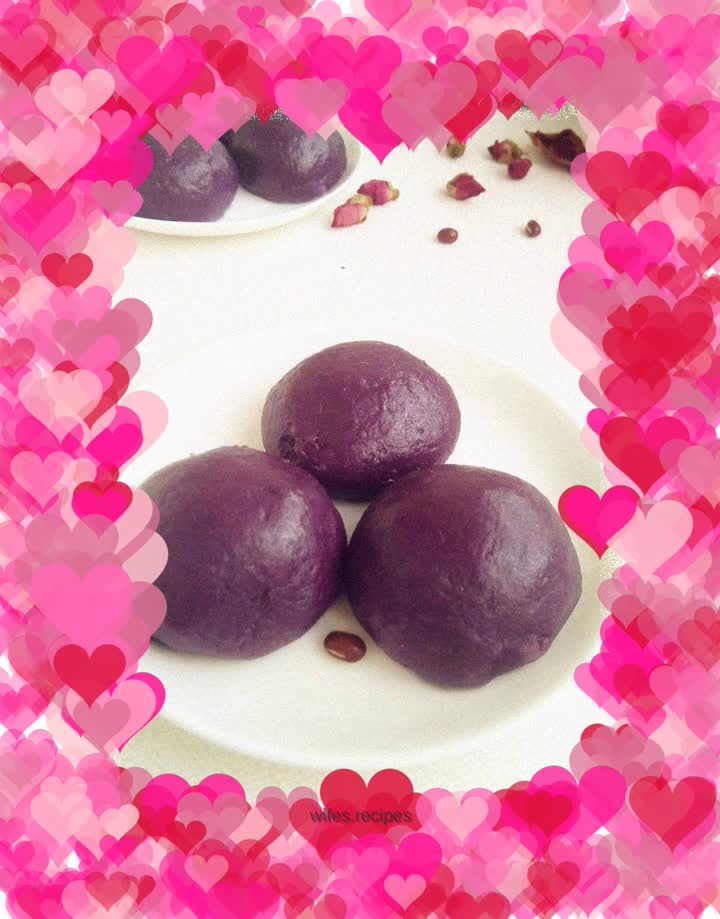 Purple sweet potato and sticky bean buns