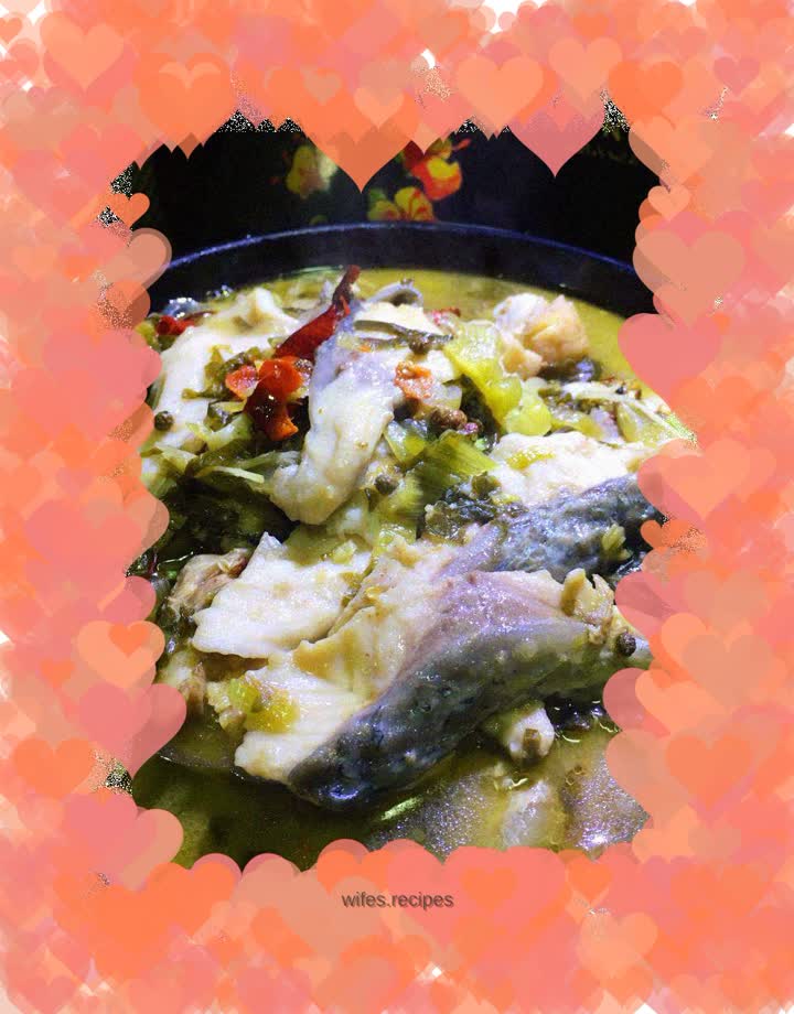 Spicy and fragrant pickled fish
