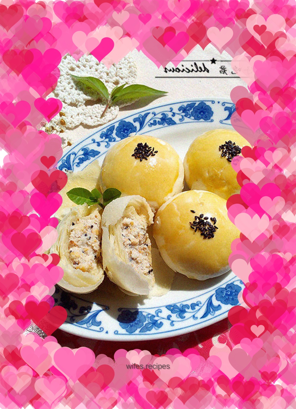 Crispy five-nut mooncake