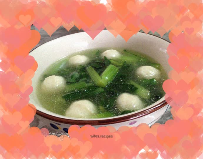 Green vegetable and fish ball soup