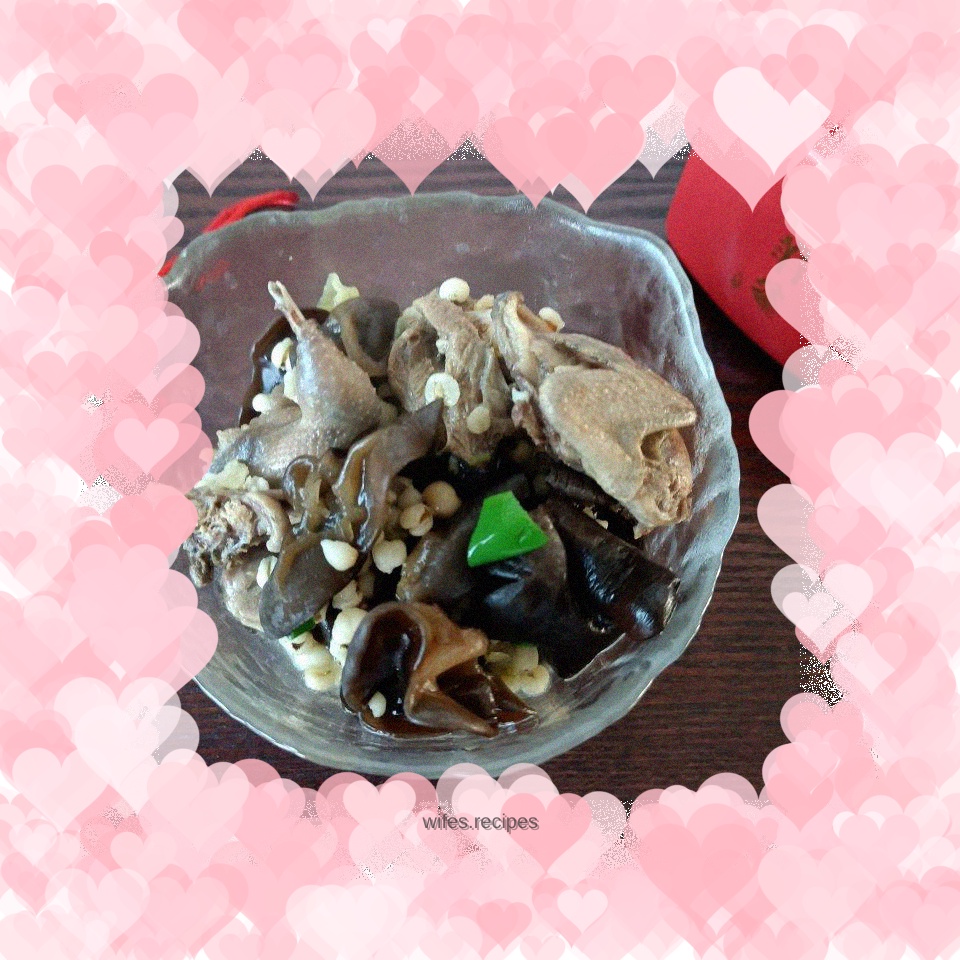 Stewed quail with fungus and barley