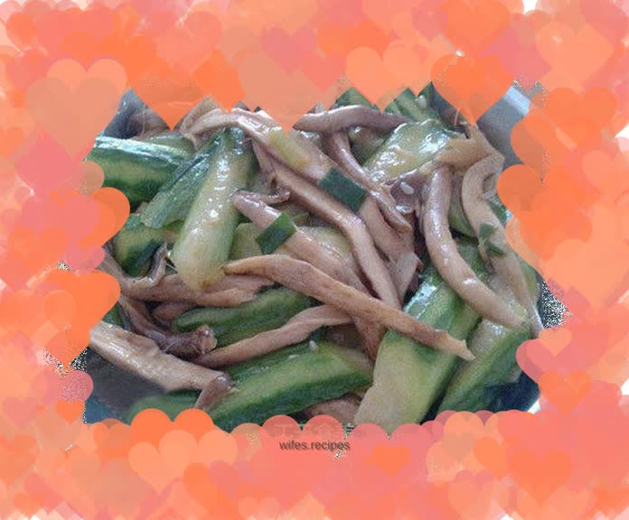 Stir-fried Luffa and Lychee Mushrooms