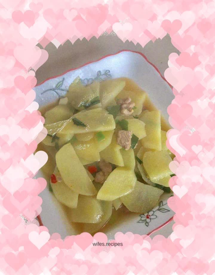 Fried pork with potato slices