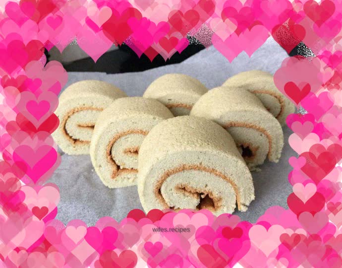 Black sesame and black soy milk cake roll